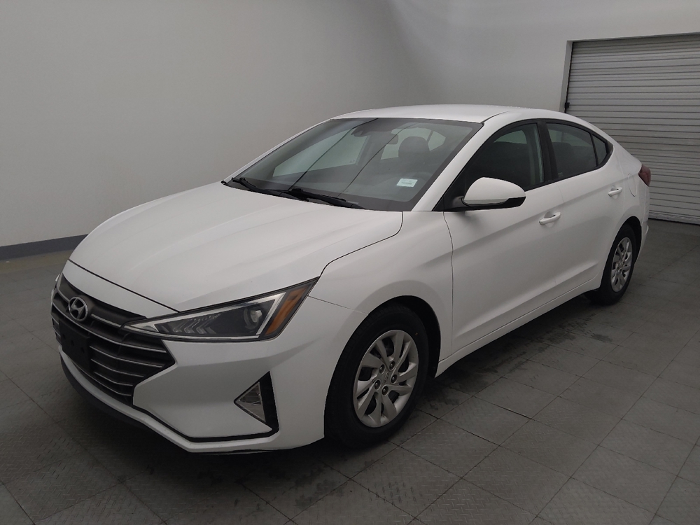 2020 Hyundai Elantra SE's photo