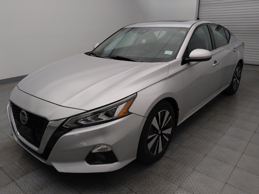 2019 Nissan Altima SL's photo