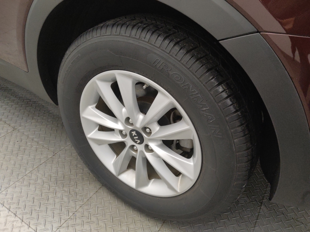 2020 Kia Sorento LX - Photo 24