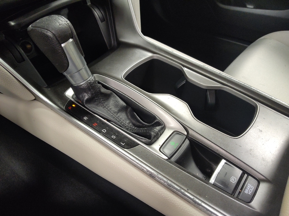 2019 Honda Accord LX - Photo 20