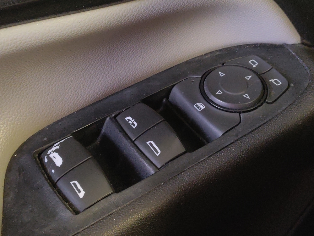 2019 Chevrolet Equinox LS - Photo 21