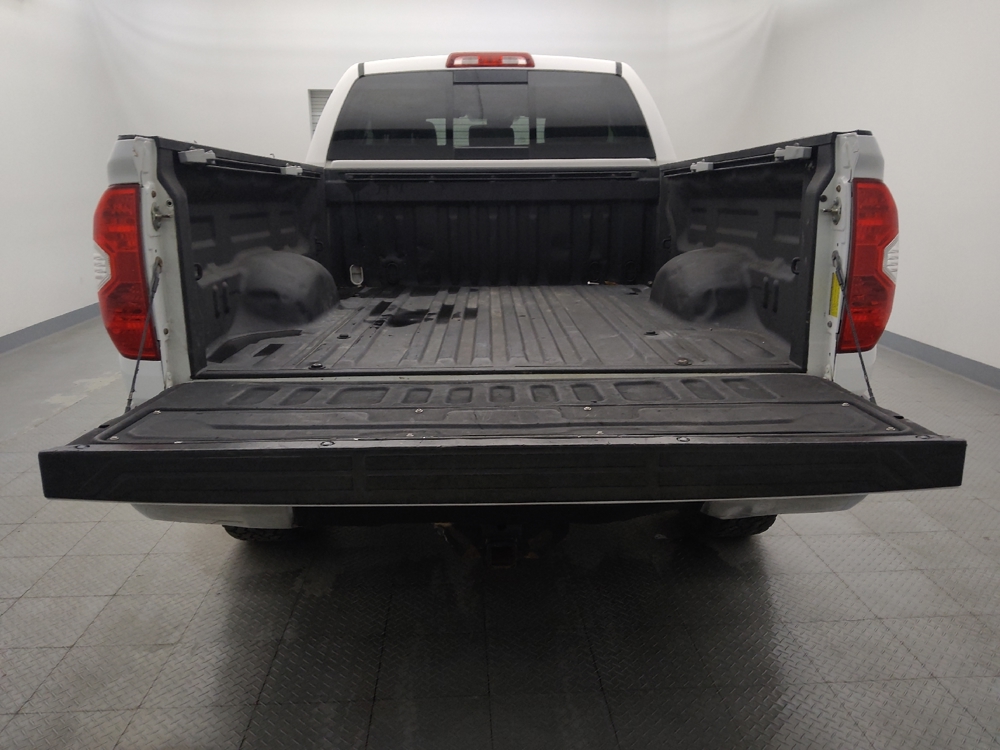 2018 Toyota Tundra SR5 - Photo 22
