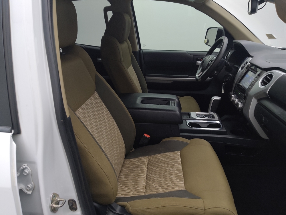2018 Toyota Tundra SR5 - Photo 16