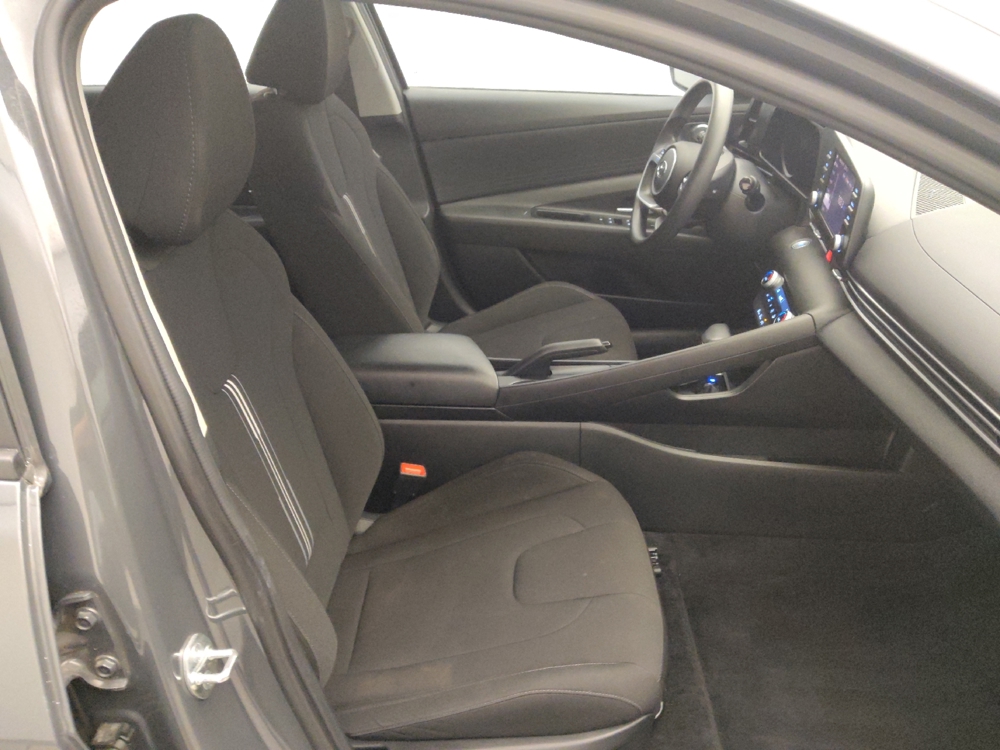 2023 Hyundai Elantra SEL - Photo 16