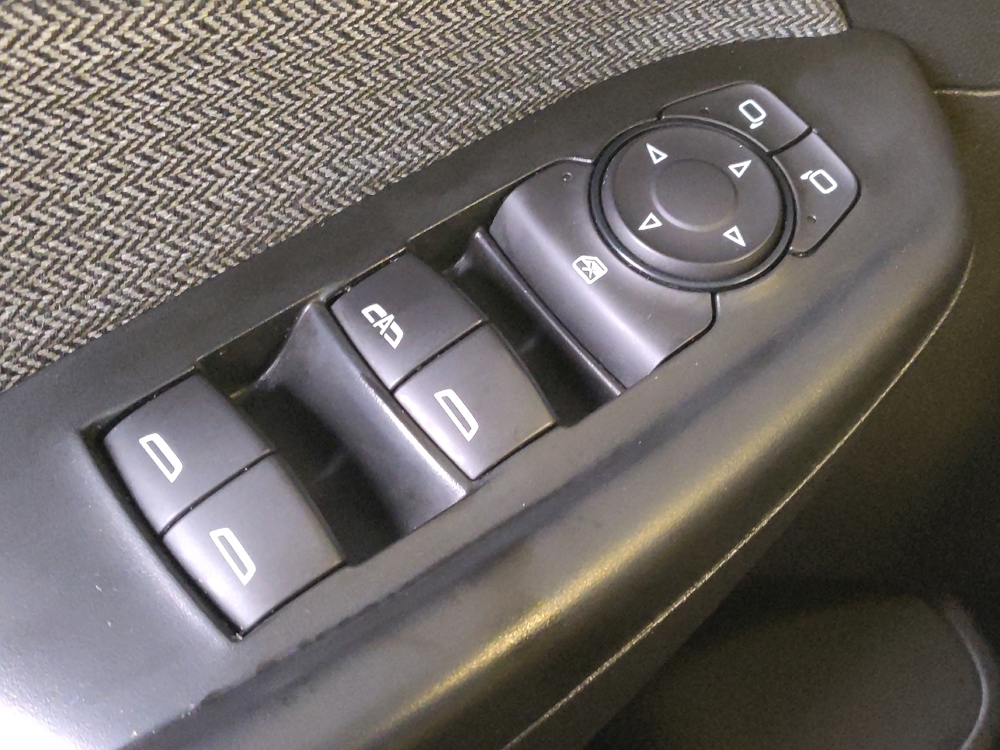 2021 Chevrolet Trailblazer LS - Photo 21