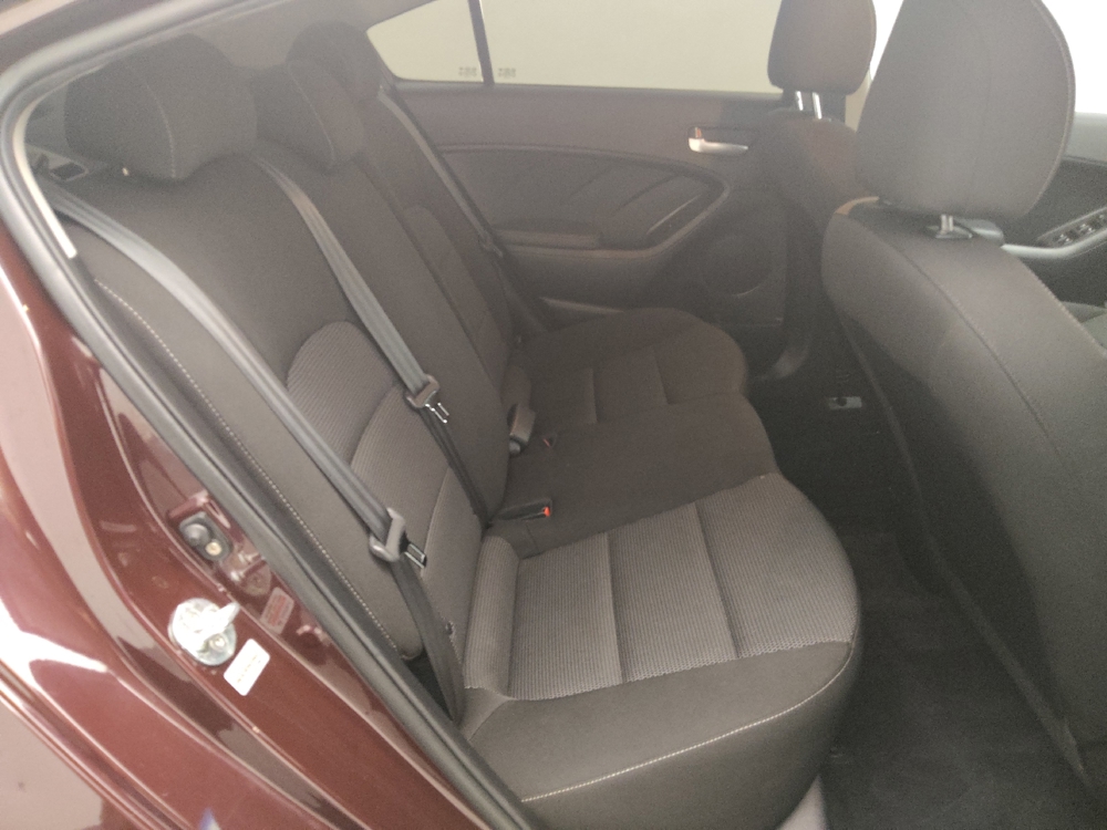 2017 Kia Forte LX - Photo 15