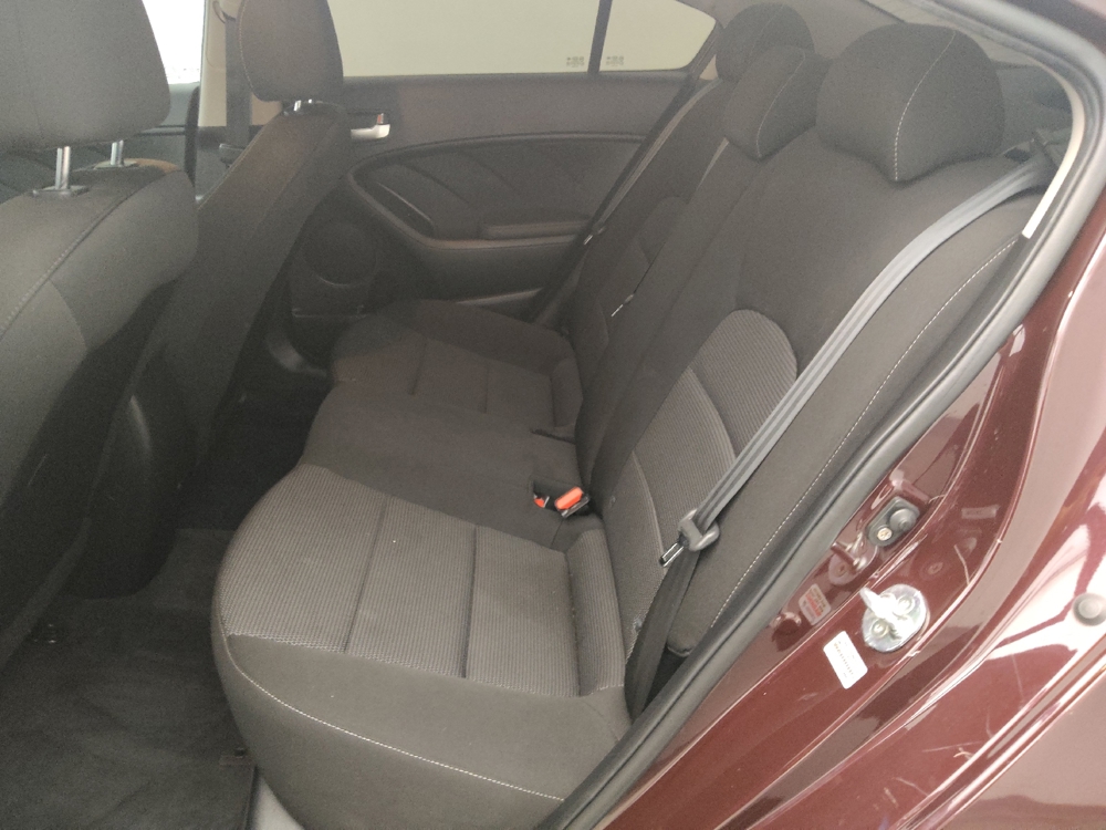 2017 Kia Forte LX - Photo 14