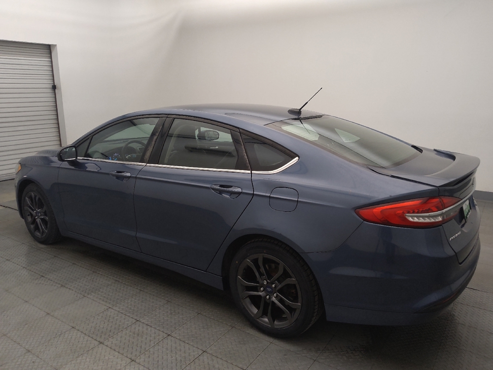 2018 Ford Fusion SE - Photo 3