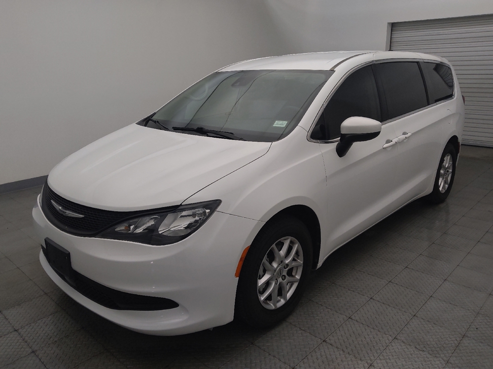 2023 Chrysler Voyager