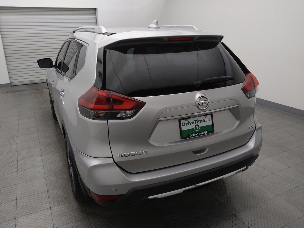 2019 Nissan Rogue SV - Photo 5