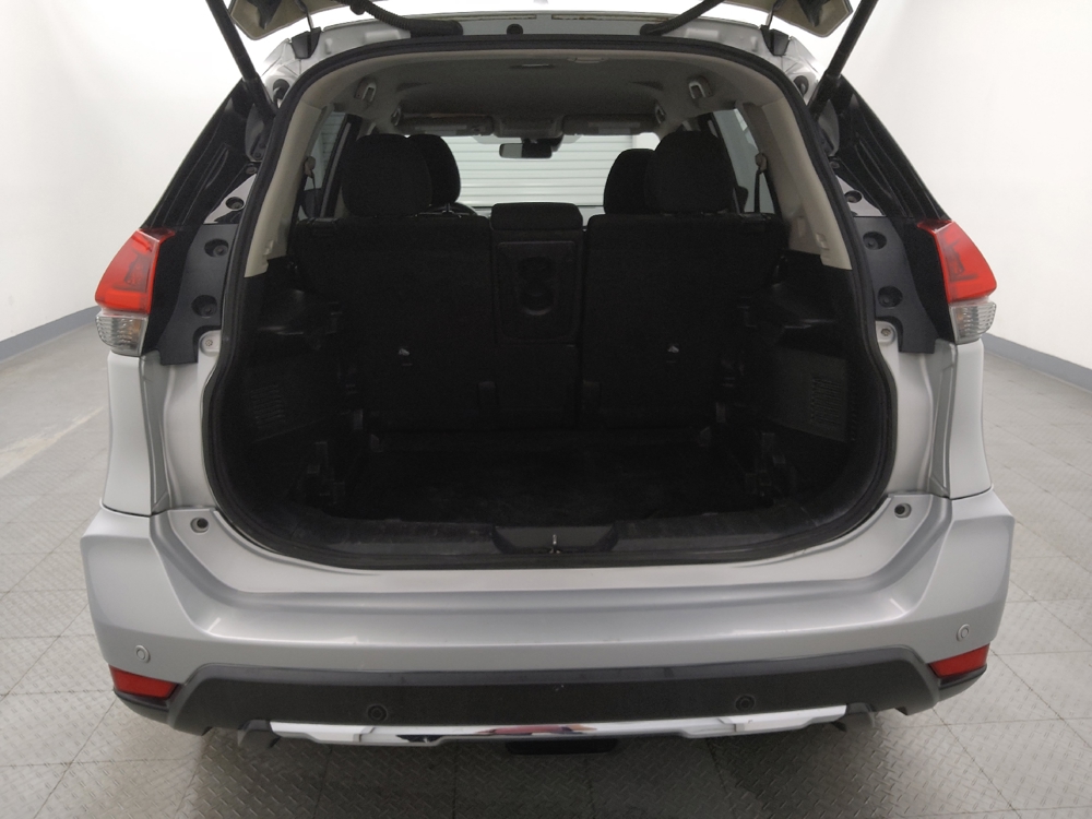 2019 Nissan Rogue SV - Photo 22