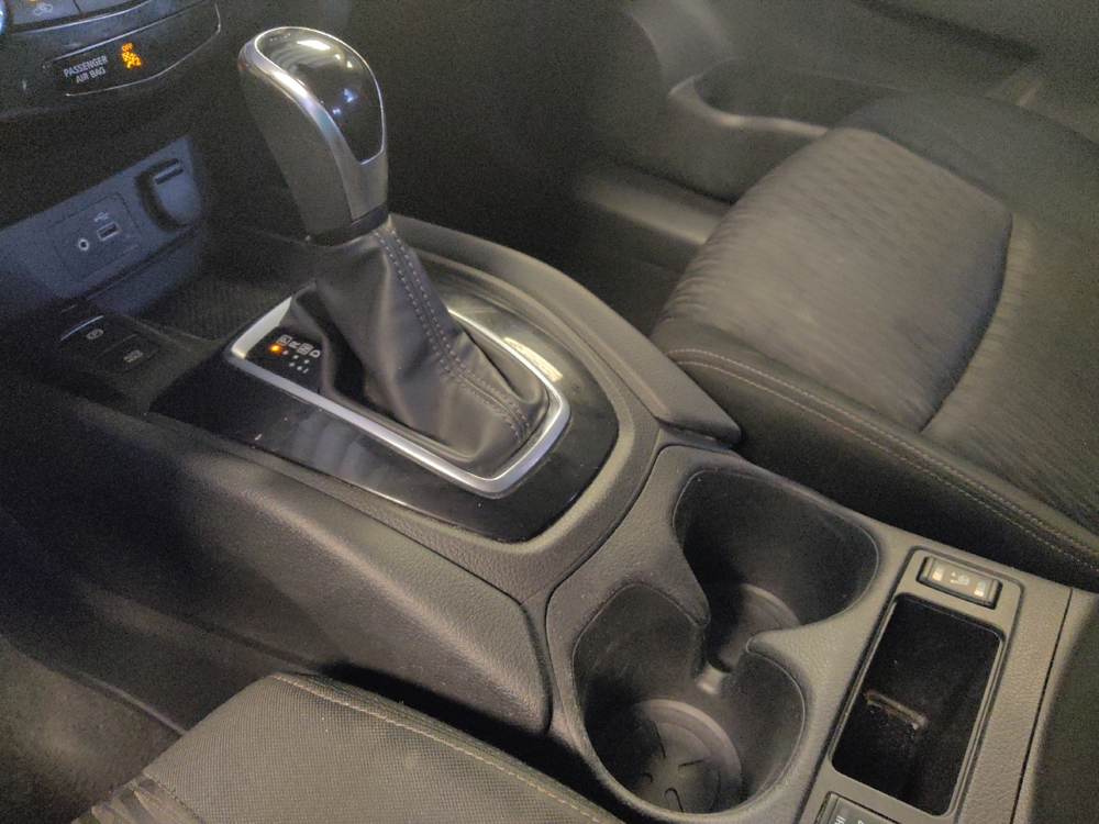 2019 Nissan Rogue SV - Photo 20