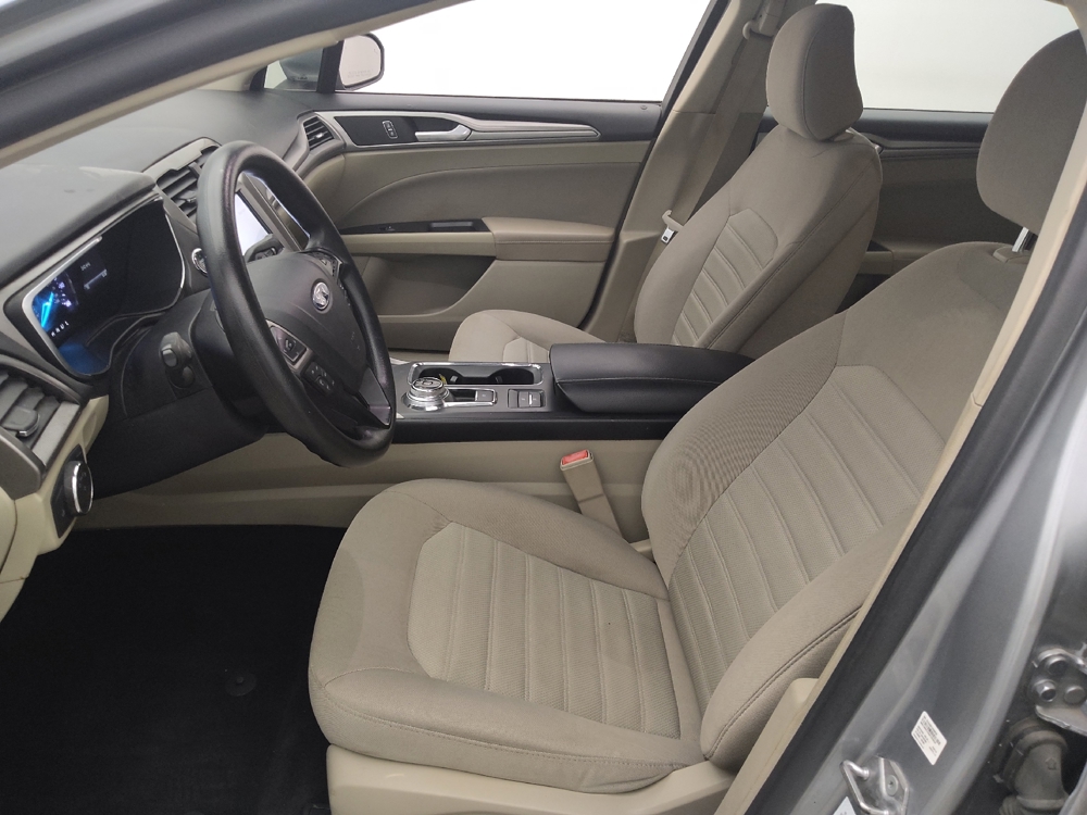 2020 Ford Fusion SE - Photo 13