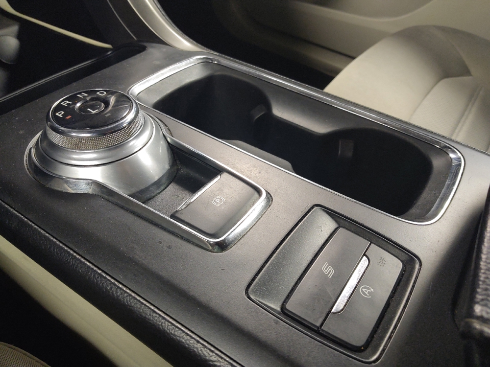 2020 Ford Fusion SE - Photo 20