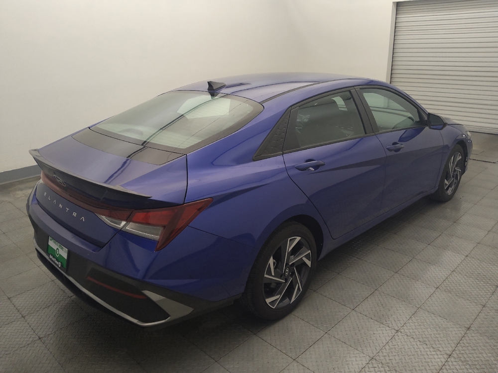 2025 Hyundai Elantra SEL - Photo 7