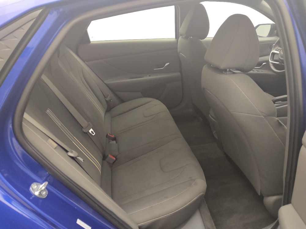 2025 Hyundai Elantra SEL - Photo 15