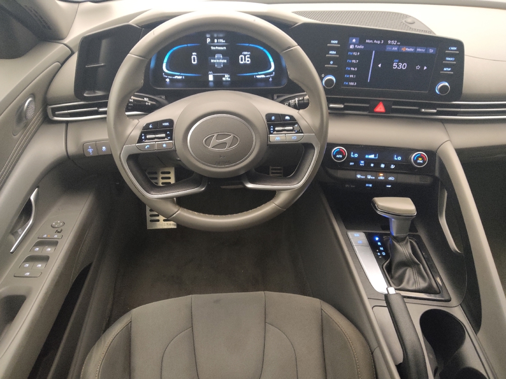 2025 Hyundai Elantra SEL - Photo 17