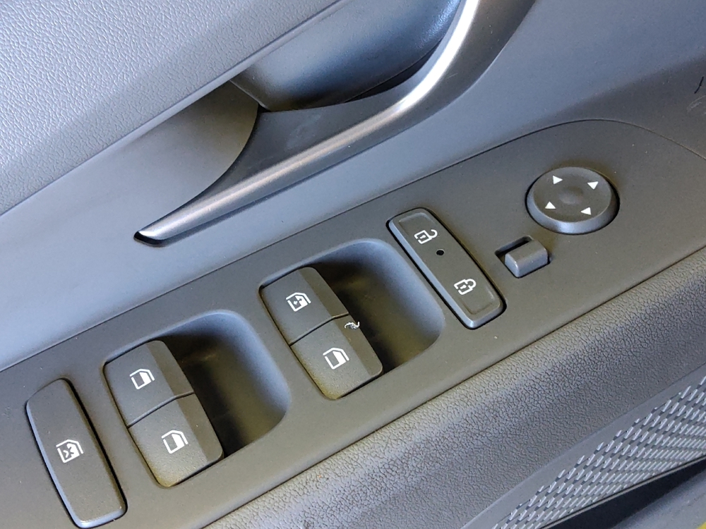 2025 Hyundai Elantra SEL - Photo 21