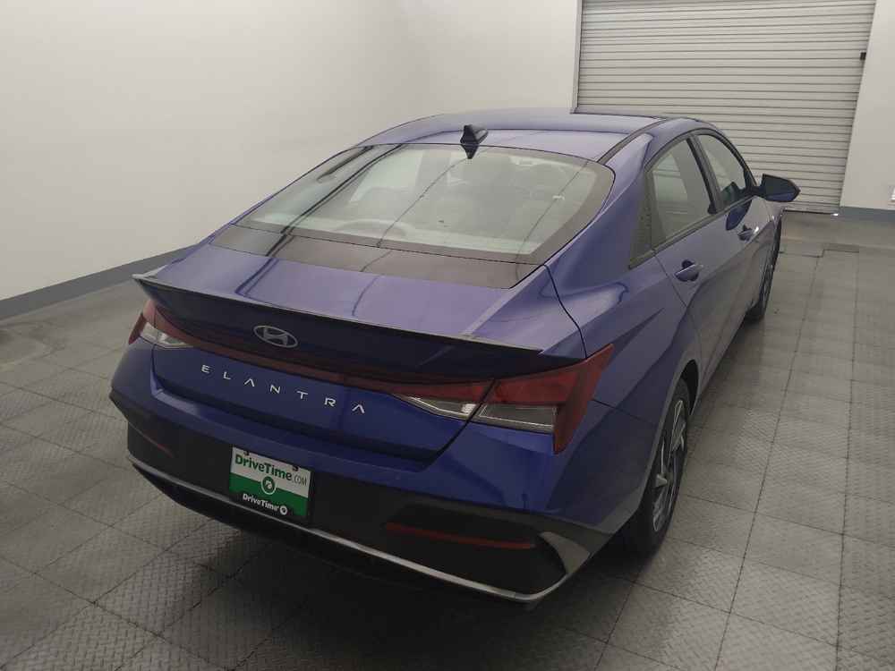 2025 Hyundai Elantra SEL - Photo 6