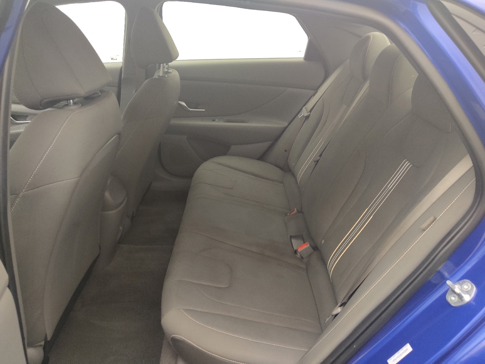 2025 Hyundai Elantra SEL - Photo 14