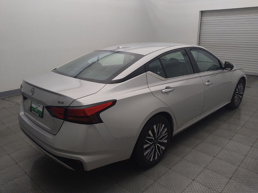 2024 Nissan Altima SV - Photo 7
