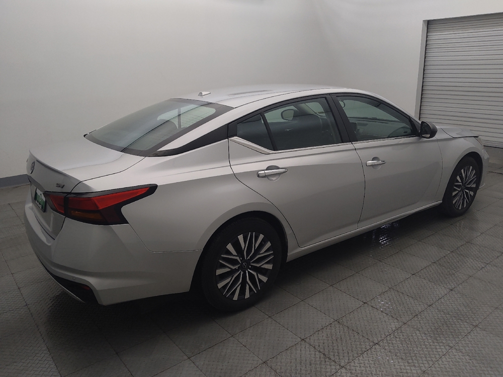 2024 Nissan Altima SV - Photo 8