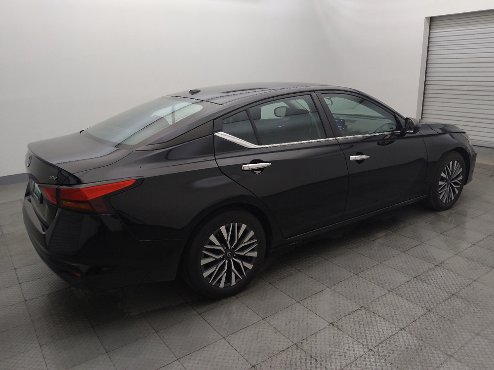 2024 Nissan Altima SV - Photo 8
