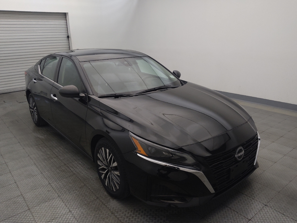 2024 Nissan Altima SV - Photo 10