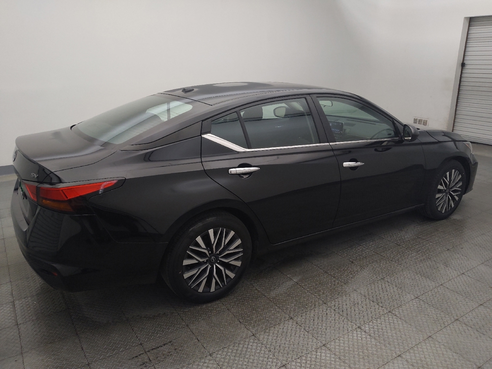 2024 Nissan Altima SV - Photo 8