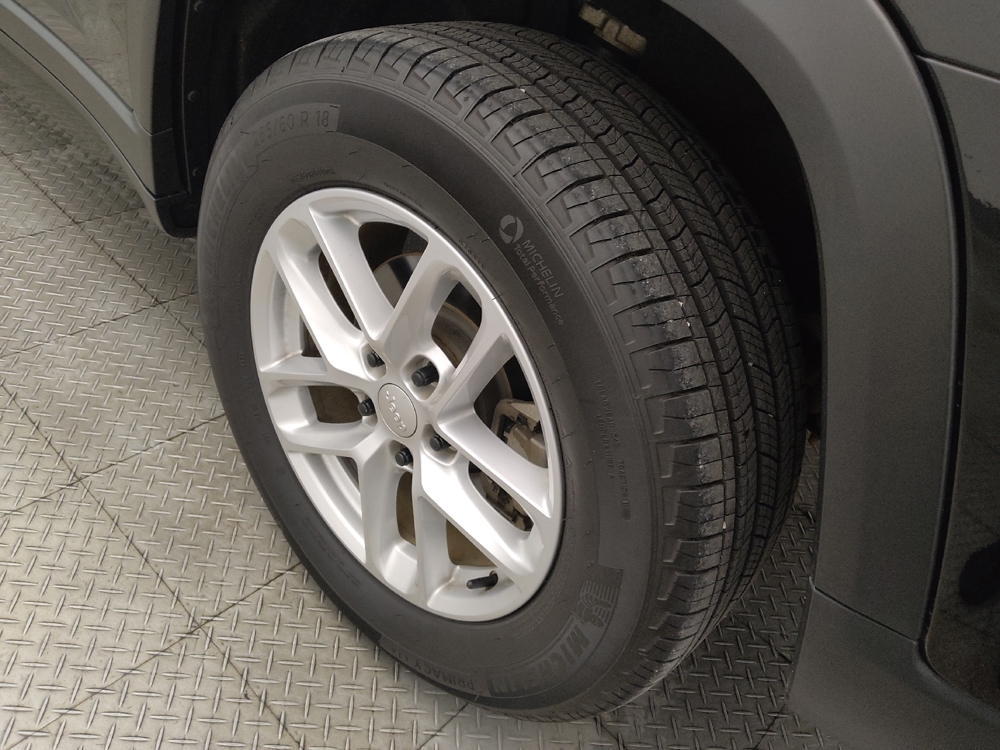 2023 Jeep Grand Cherokee Laredo - Photo 24