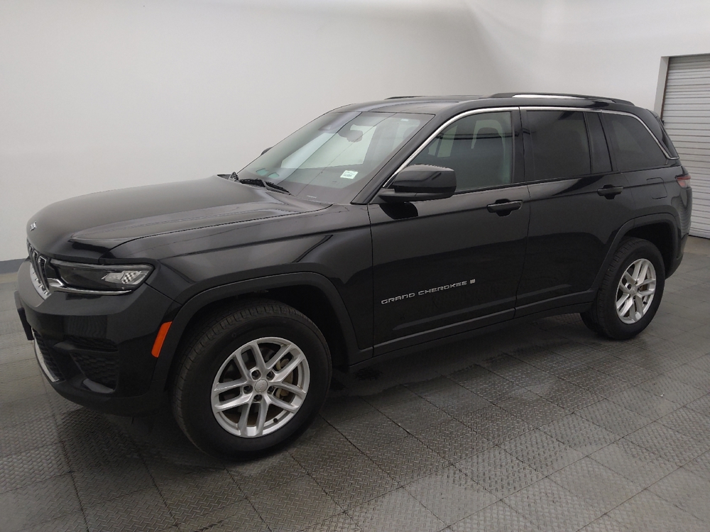 2023 Jeep Grand Cherokee Laredo - Photo 2
