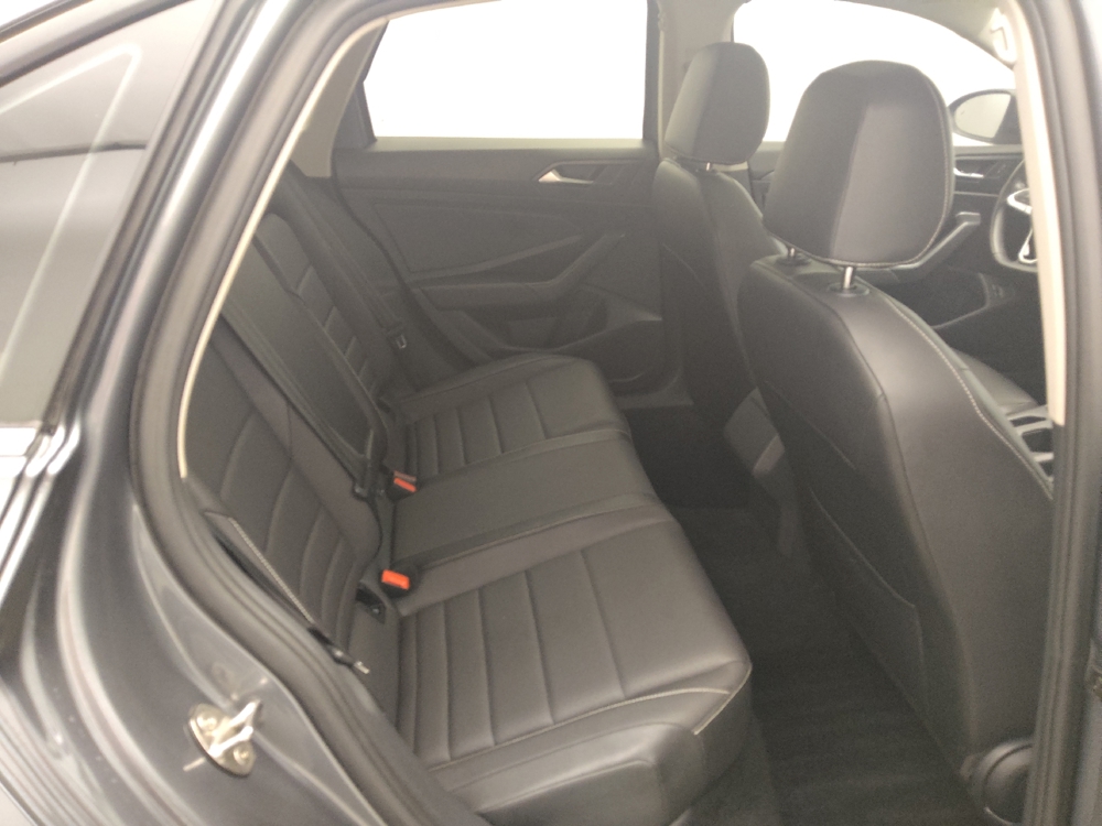 2024 Volkswagen Jetta SE - Photo 15
