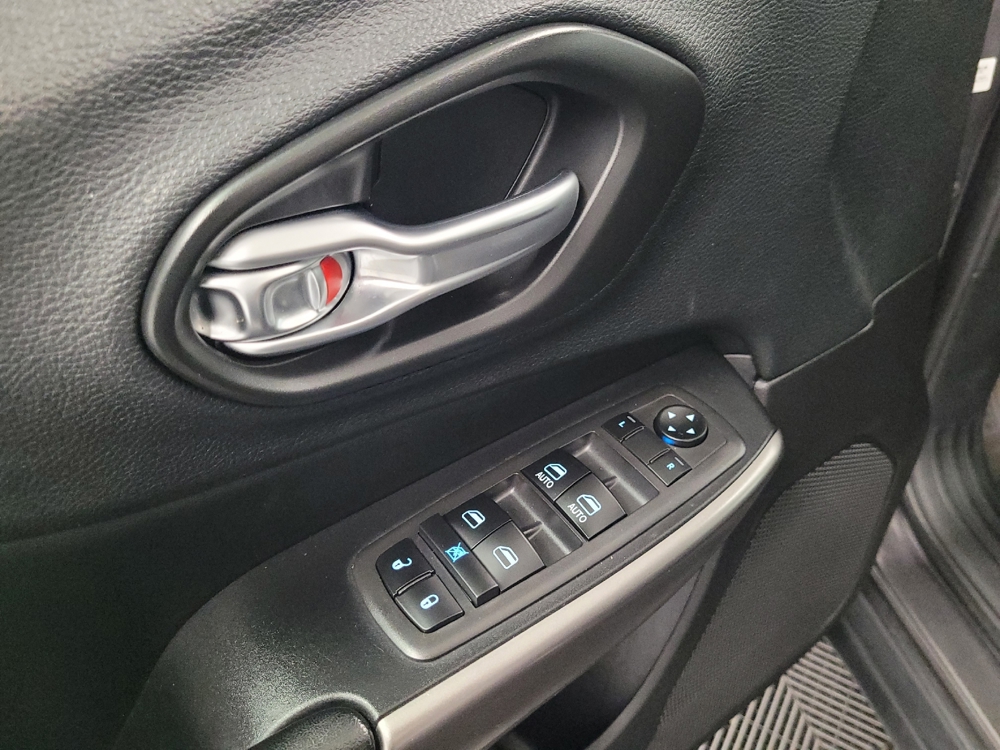 2020 Jeep Cherokee Latitude Plus - Photo 21