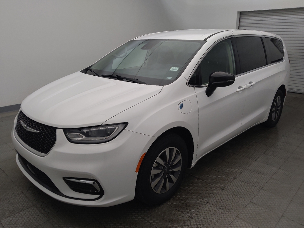 2024 Chrysler Pacifica PHEV Select