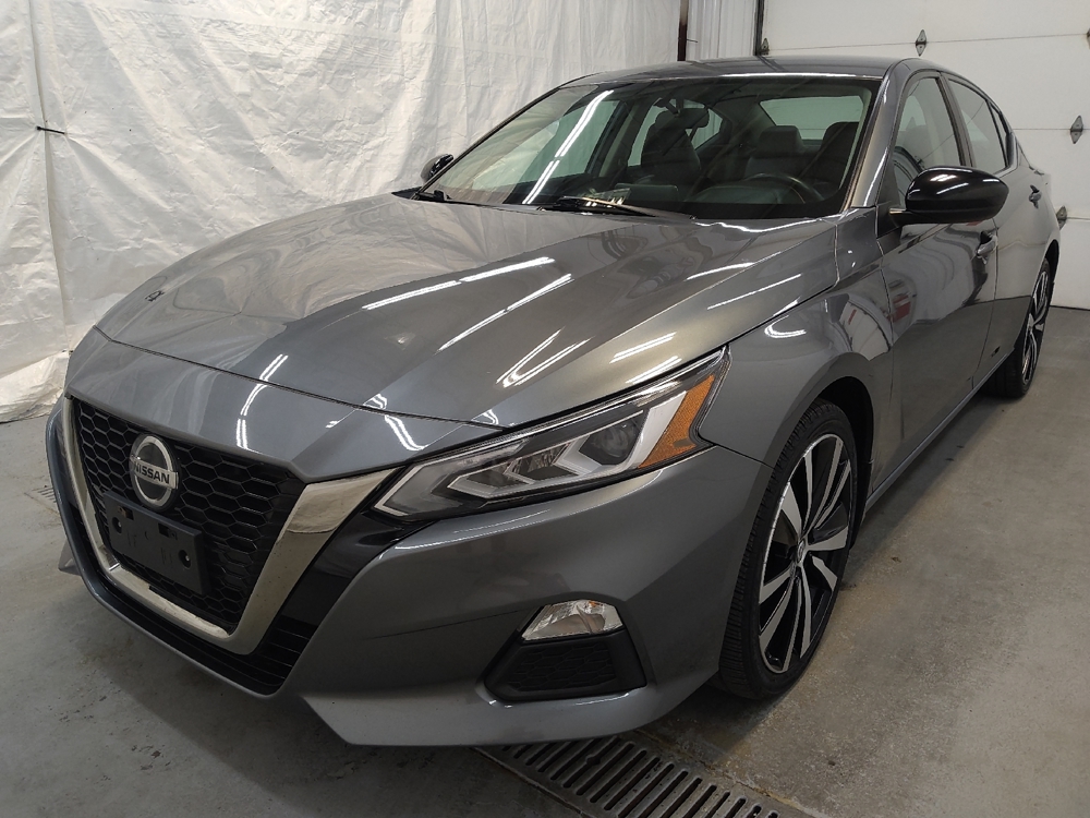 2019 Nissan Altima SR's photo