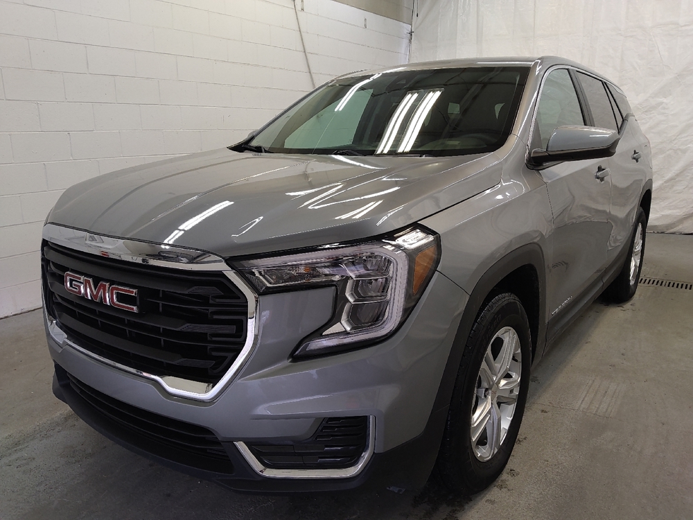 2024 GMC Terrain SLE's photo
