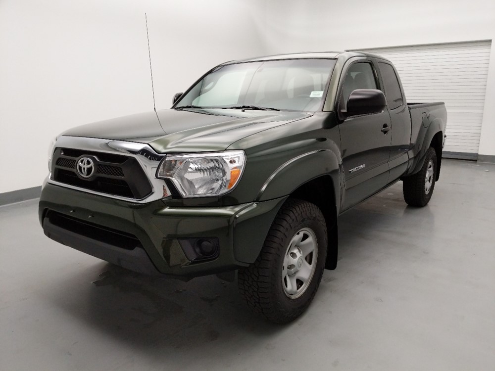 Used 2014 Toyota Tacoma Driver Front Bumper