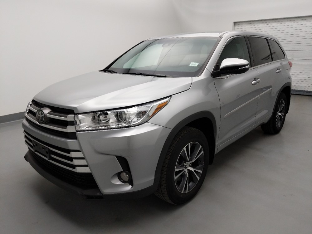 Used 2017 Toyota Highlander Driver Front Bumper