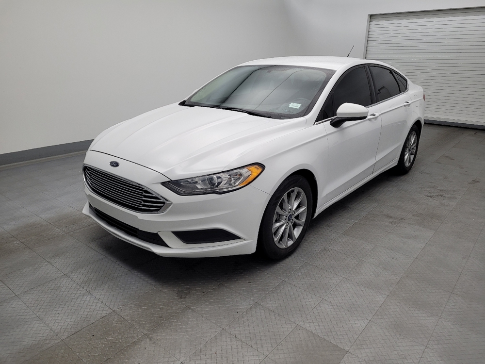 2017 Ford Fusion SE's photo