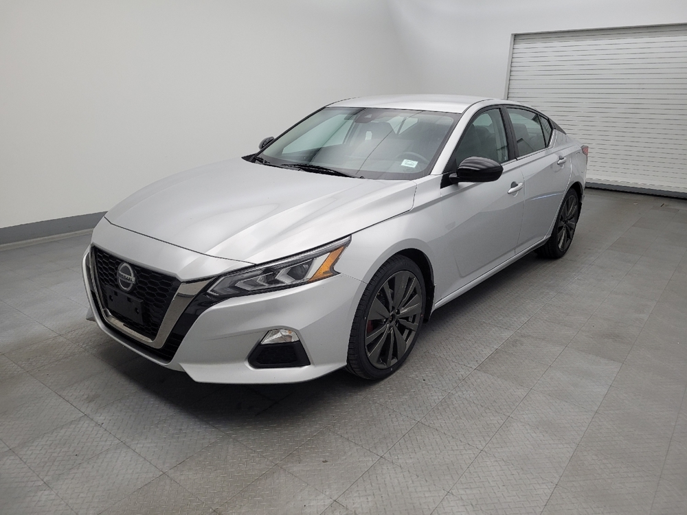 2021 Nissan Altima SR's photo