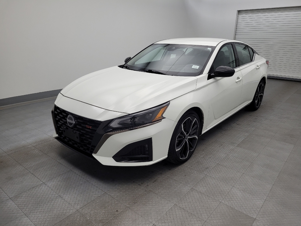 2023 Nissan Altima SR's photo