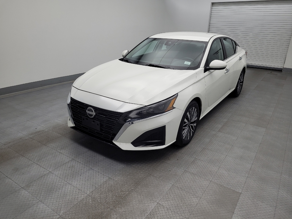 2023 Nissan Altima SV's photo