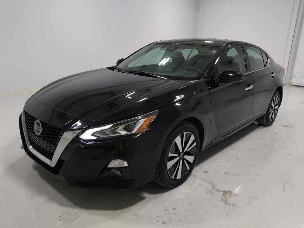 2022 Nissan Altima SL's photo