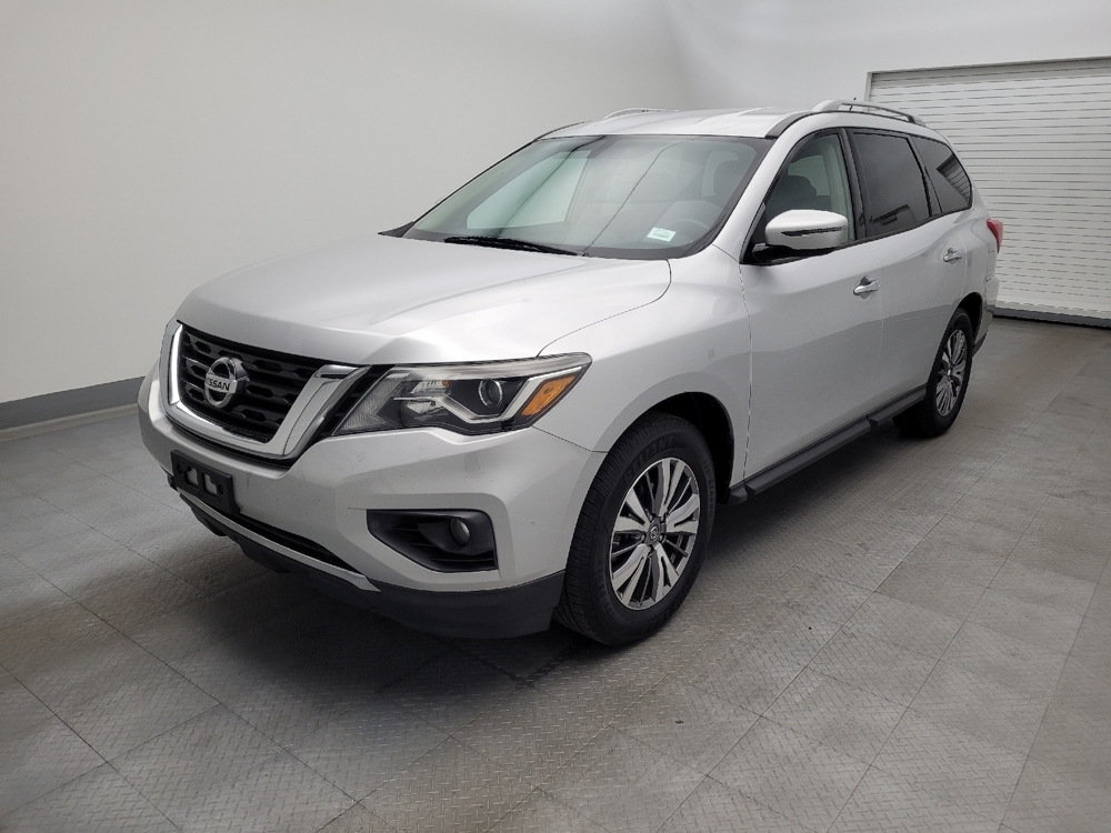 2018 Nissan Pathfinder SV's photo