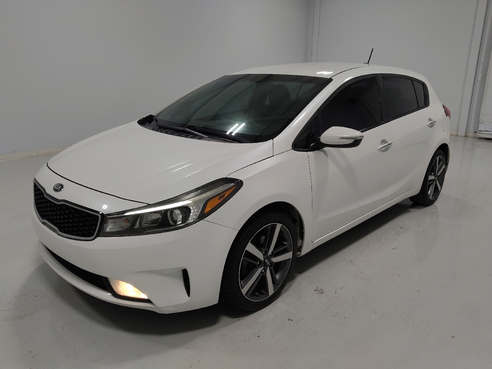 2017 Kia Forte5 EX's photo
