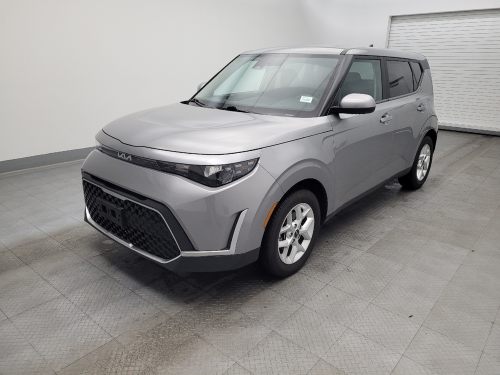 2023 Kia Soul LX's photo