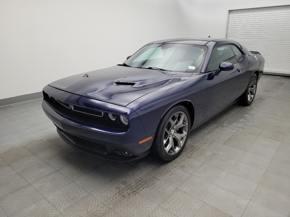 2016 Dodge Challenger SXT's photo
