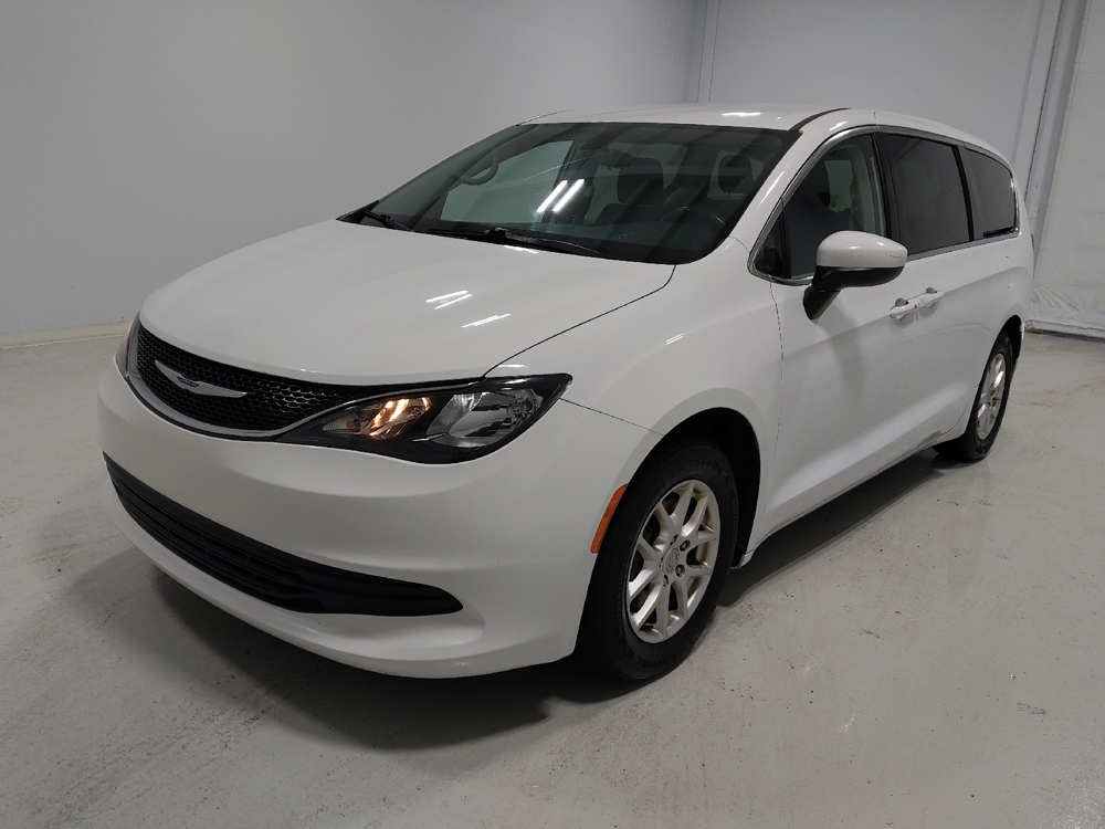 2020 Chrysler Voyager