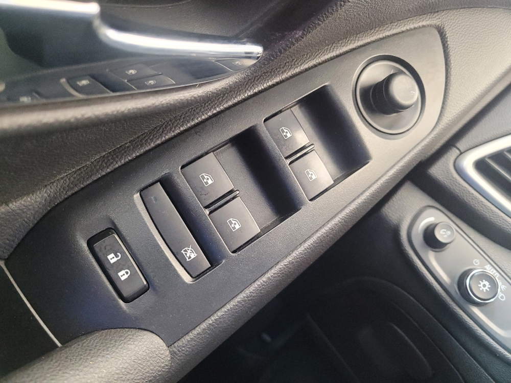 2017 Chevrolet Trax LS - Photo 21