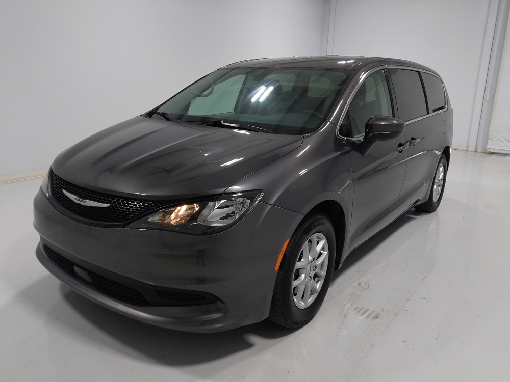 2022 Chrysler Voyager